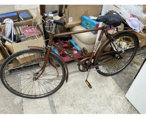A GENT'S RALEIGH BICYCLE 