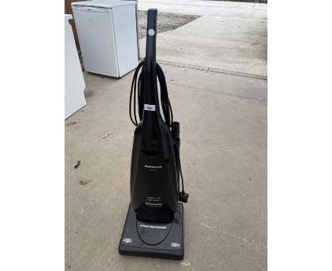 A PANASONIC MC-UG304 SUPER LIGHT WEIGHT VACUUM CLEANER BELIEVED IN WORKING ORDER BUT NO WARRANTY 