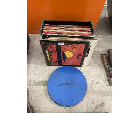 AN ASSORTMENT OF VINTAGE LP RECORDS 