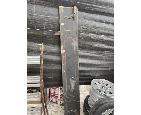 A VINTAGE WOODEN THRIPPER BOARD 