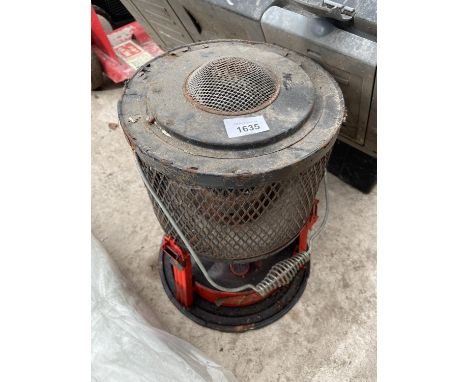 A VINTAGE PARAFIN LAMP 