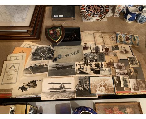 A VINTAGE COLLECTION OF JOHN PLAYER SENIOR SERVICE CARD ALBUMS TO INCLUDE A COAT OF ARMS MOUNTED ON A WOODEN BASE AND A COLLE