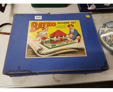 BAYKO BUILDING SET 