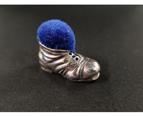 VINTAGE HALLMARKED SILVER 'OLE BOOT' PIN CUSHION