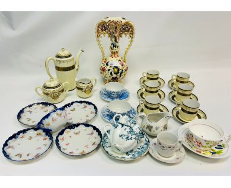 Mixed lot of porcelain; Zsolnay two handled vase, Meito China tea set, porcelain cups &amp; saucers