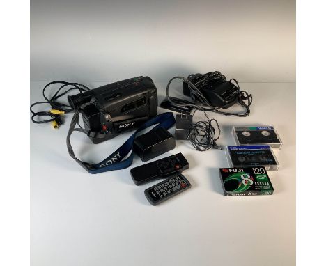 This Sony Video 8 Handycam (model CCD-TRV49 NTSC) camcorder features a 12x optical zoom and a built-in LCD monitor. Designed 