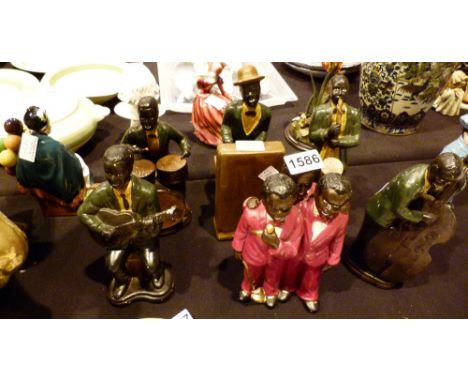 Six vintage plaster cast band members, tallest H: 25 cm 