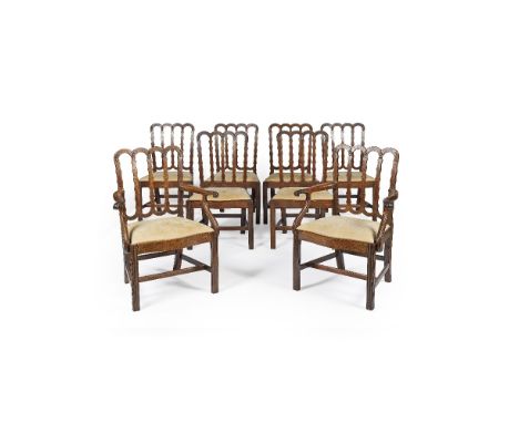 Suite de six chaises et une paire de fauteuils en acajou de style Chippendale. Angleterre, fin XIXe - début XXe siècleA dossi