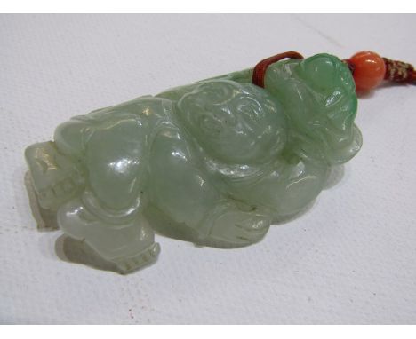 CARVED JADE, oriental jade carving of a man beside a tree 6cms in original presentation box 