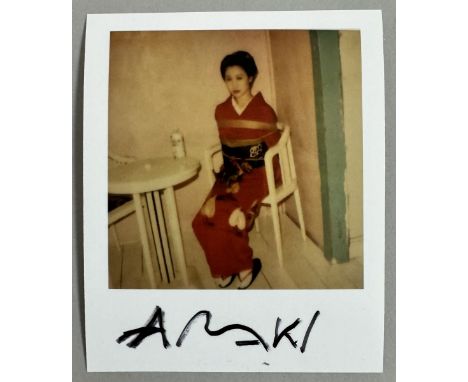 Nobuyoshi ARAKI (Né en 1940), Attribué à. Sans titre.  Polaroid, signé à la main au marqueur. 10,8 x 8,9 cm.  Image size : 3.