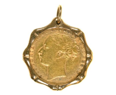 GOLD COIN. SOVEREIGN, 1872, IN GOLD MOUNT, 10.5G++LIGHT WEAR CONSISTENT WITH AGE 
