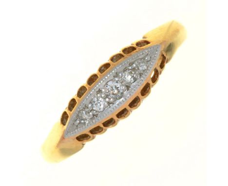 AN EDWARDIAN DIAMOND RING IN GOLD MARKED 18CT, SIZE N, 2G++LIGHT WEAR CONSISTENT WITH AGE 