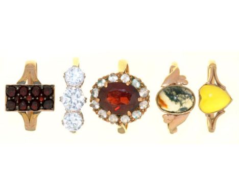 FIVE GEM SET RINGS IN 9CT GOLD, GOLD MARKED 9CT, OR UNMARKED, SIZE J - M½, 11G++LIGHT WEAR CONSISTENT WITH AGE 
