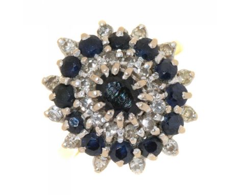 A SAPPHIRE AND DIAMOND RING, IN 18CT GOLD, LONDON 1977, 6G, SIZE O++LIGHT WEAR CONSISTENT WITH AGE 