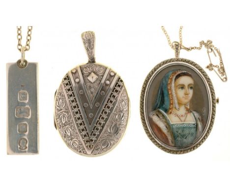 A VICTORIAN SILVER LOCKET, UNMARKED, AN ENAMEL PORTRAIT BROOCH PENDANT IN SILVER, CONTINENTAL MARKS, A SILVER INGOT PENDANT, 