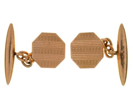 A PAIR OF ENGINE TURNED 9CT GOLD CUFFLINKS, BIRMINGHAM 1926, 4G++LIGHT WEAR CONSISTENT WITH AGE 