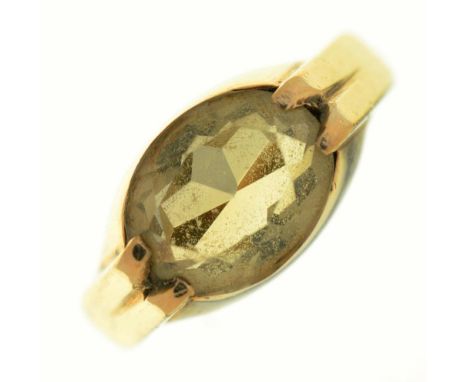 A CITRINE RING IN 9CT GOLD, 4G, SIZE K++LIGHT WEAR CONSISTENT WITH AGE 