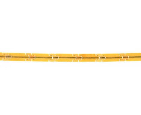 AN ITALIAN THREE COLOUR GOLD BRACELET, MARKED 750, 15.5G++LIGHT WEAR CONSISTENT WITH AGE 