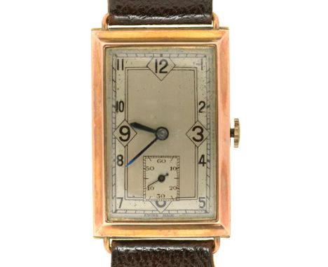 AN ART DECO 9CT GOLD GENTLEMAN'S WRISTWATCH, LONDON 1935, SWISS MOVEMENT, LEATHER STRAP, DIAL 3 X 2.3 CM APPROX++RUNNING, LIG