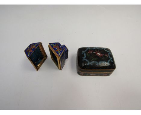 Two enamelled yellow metal patch boxes