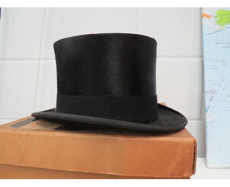 A vintage Woodrow top hat with box