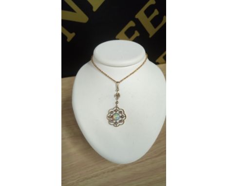 9CT GOLD OPAL & PEARL NECKLACE