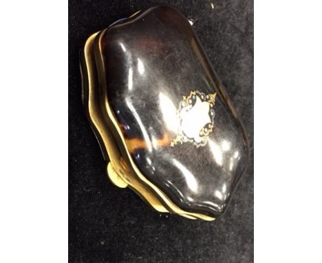 VICTORIAN TORTOISESHELL COIN PURSE inlaid with mother of pearl, 7cm wide