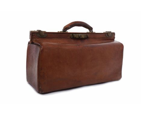 GENTLEMAN'S INTEREST: LOT OF COLLECTABLESincluding a leather gladstone bag, brass mounted, approximately 46cm wide; together 