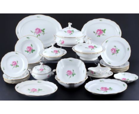 Meissen Rote Rose umfangreiches Speiseservice für 6 Personen, dinner service,30-teiliges Porzellan, blaue Schwertermarke mit 