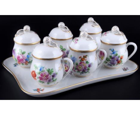 Potschappel Dresden Blumen 6 Deckeltassen auf Tablett, lidded cups with tray, Porzellan, blaue Bodenmarke, Dekor Blumenmalere