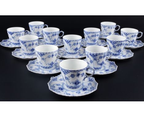 Royal Copenhagen Musselmalet Vollspitze 12 Mokkatassen 1038, mocha cups with saucers,Porzellan, Dänemark, mit grüner Firmenma