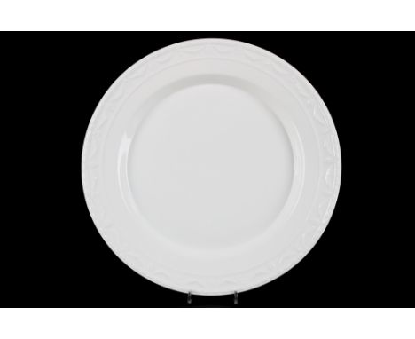 KPM Berlin Kurland runde Platte "D 37 cm", round platter,Porzellan, Königliche Porzellanmanufaktur Berlin, blaue Zeptermarke,