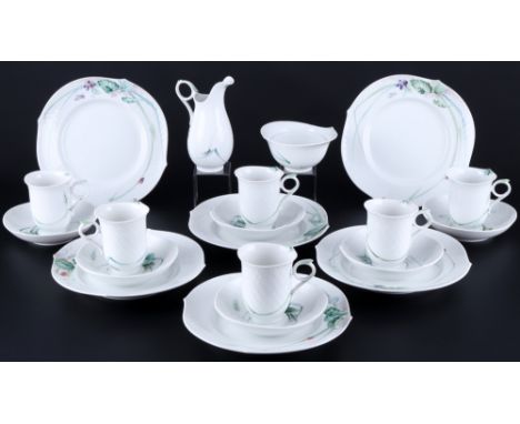 Meissen Wellenspiel Waldflora mit Insekten 6 Kaffeegedecke mit Milchkanne und Zuckerdose 1.Wahl, coffee cups with saucers and