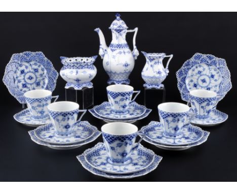 Royal Copenhagen Musselmalet Vollspitze Kaffeeservice für 6 Personen, 1036/1144, coffee service for 6 pers.,21-teiliges Porze