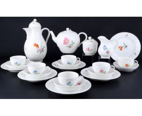 KPM Berlin Neuosier Blume Kaffee- und Teeservice für 6 Personen, coffee tea service for 6 pers.,22-teiliges Porzellan, Königl