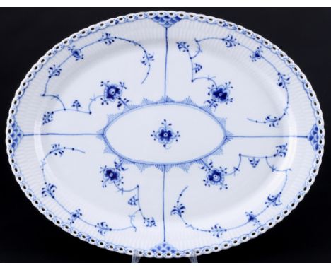Royal Copenhagen Musselmalet Vollspitze riesige Platte 1148, full lace large platter,Porzellan, Dänemark, am Boden mit grüner
