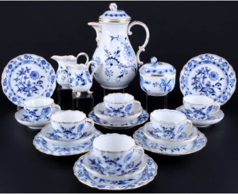 Meissen Zwiebelmuster Gold Kaffeeservice für 6 Personen, 1860-1924, coffee service for 6 pers.,Porzellan, blaue Schwertermark