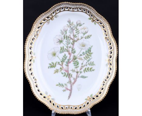 Royal Copenhagen Flora Danica Prunkplatte, splendor platter 1st choice,  Porzellan, Dänemark, mit grüner Firmenmarke und blau