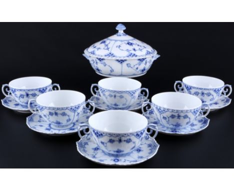 Royal Copenhagen Musselmalet Vollspitze 6 Suppentassen mit Deckelterrine 1228/1128, soup cups with lidded pot 1st choice,13-t