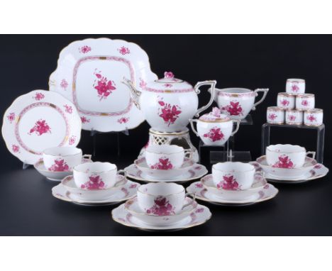 Herend AP Apponyi Purpur Teeservice für 6 Personen, tea service for 6 pers.,30-teiliges Porzellan, Ungarn 20. Jahrhundert, bl