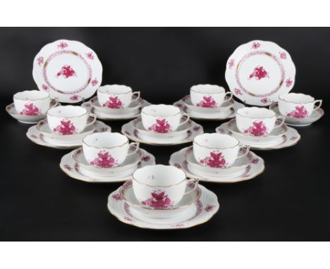 Herend Apponyi Purpur 10 Teegedecke, tea cups with plates,30-teiliges Porzellan, Ungarn 20. Jahrhundert, blaue Bodenmarke, De