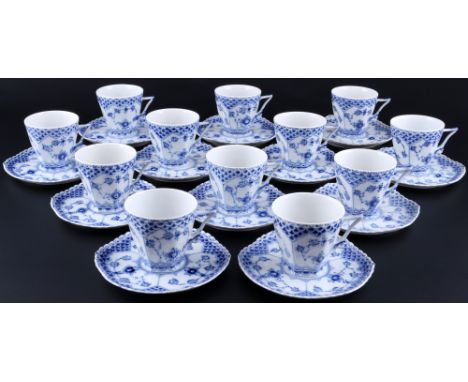 Royal Copenhagen Musselmalet Vollspitze 12 Kaffeetassen 1036, full lace coffee cups with saucers 1st choice,24-teiliges Porze