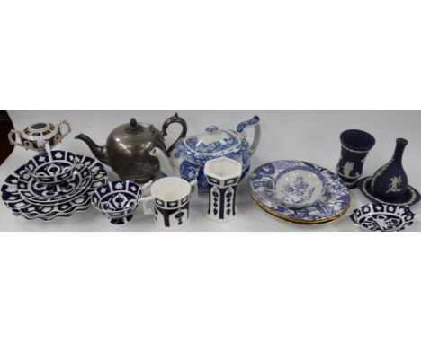 A Spode Italian scene teapot; Royal Crown Derby Mikado pattern plates; unfinished Royal Crown Derby, including trinket dishes