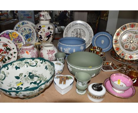 A COLLECTION OF DECORATIVE CERAMICS, comprising Wedgwood Jasperware blue and sage large fruit bowls, two bud vases, and a pla
