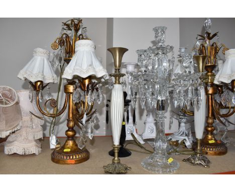 A GROUP OF CHANDELIER LAMPS AND CANDLE HOLDERS, to include two vintage chandelier style table lamps, leaf detail metal work a