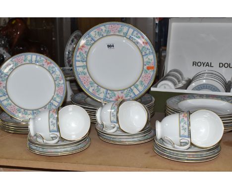 A GROUP OF ROYAL GRAFTON AND ROYAL DOULTON TEA AND DINNERWARE, comprising a boxed set of six Royal Doulton coffee cups and sa