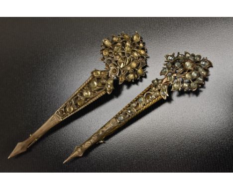 Sri Lankan/Celanese Jewellery - a 19th century Kondakoora brooch converted hair pin, arrow-like tip, tapering body and a bote