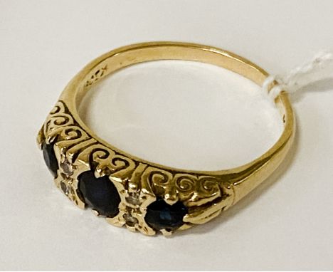 18CT GOLD BLUE SAPPHIRE DIAMOND KING SET WITH SMALL DIAMOND SIZE Q,R - 4.7 GRAMS APPROX