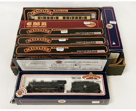 TWO BOXED BACHMANN LOCOS &amp; VARIOUS CARRIAGES ALSO BOXED (PALITOY)