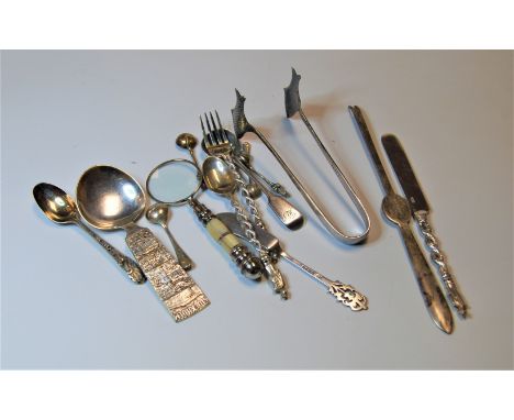 A small collection of loose silver and silver plated flatware, to include salt spoons, mustard spoon, lobster pick etc